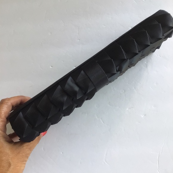 JESSICA MCCLINTOCK BLACK SATIN RIBBON CLUTCH BAG - Picture 14 of 15